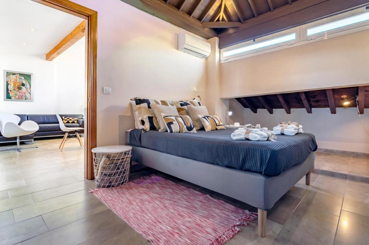 -Malagasunapts-Private Terrace Penthouse Exterior photo